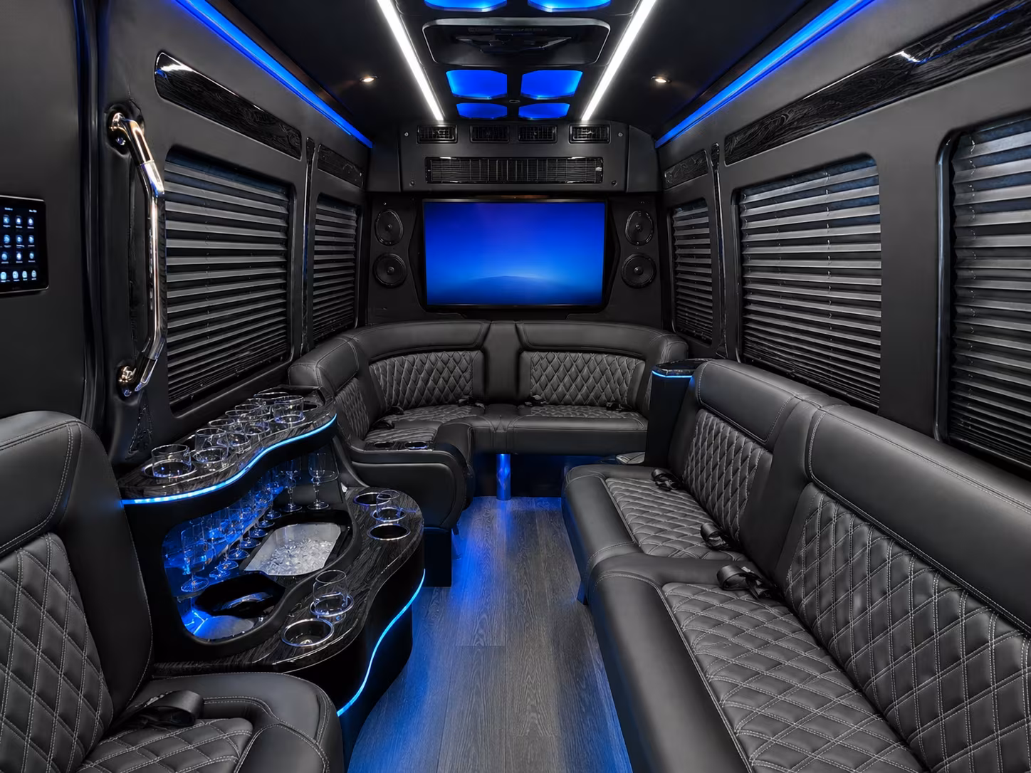 with battlecreekcharterbuscompany com you ll find airport transfers to dtw ord and beyond
